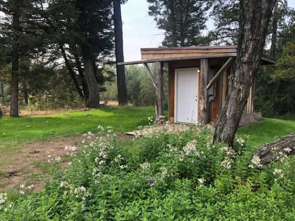 8229 Dead End Trail Lincoln MT 59639