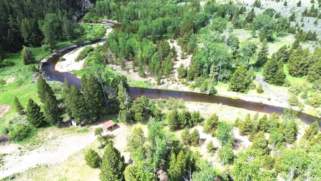 8229 Dead End Trail Lincoln MT 59639