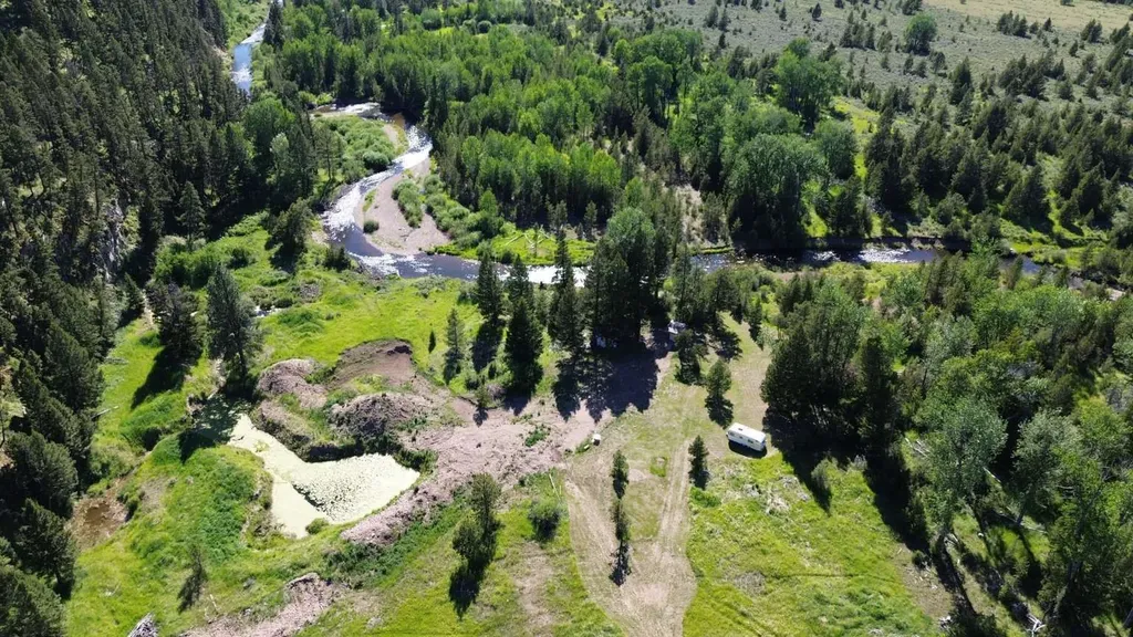 8229 Dead End Trail Lincoln MT 59639