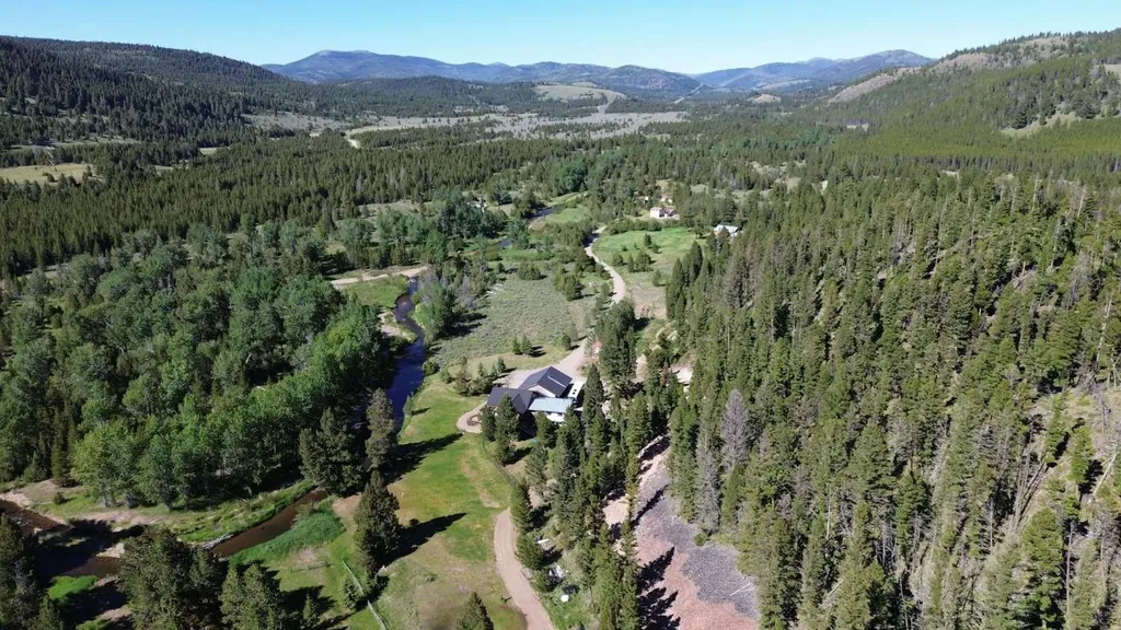 8229 Dead End Trail Lincoln MT 59639