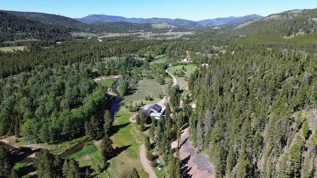 8229 Dead End Trail Lincoln MT 59639