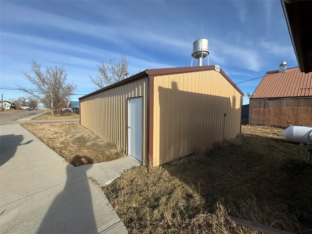 25 Main Street W Dutton MT 59433