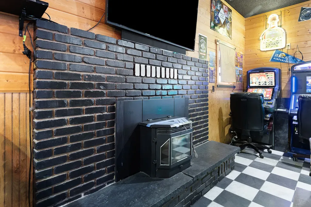 2420 Railroad Avenue Victor MT 59875