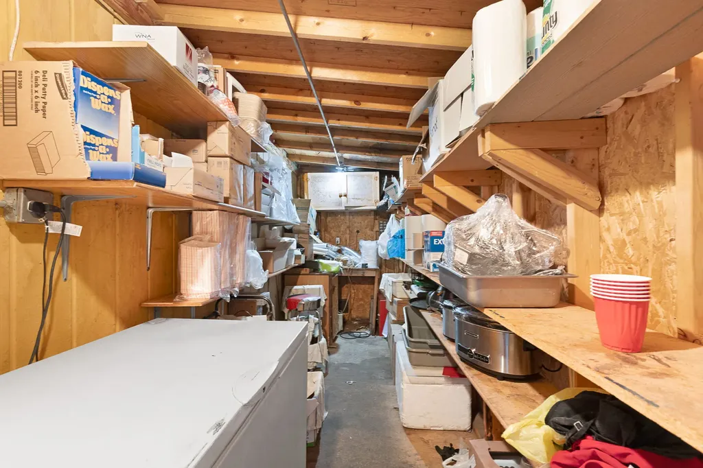 2420 Railroad Avenue Victor MT 59875