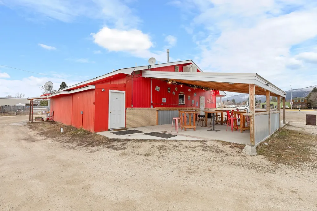 2420 Railroad Avenue Victor MT 59875