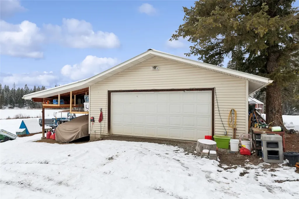 4964 Us Highway 93 S Eureka MT 59917