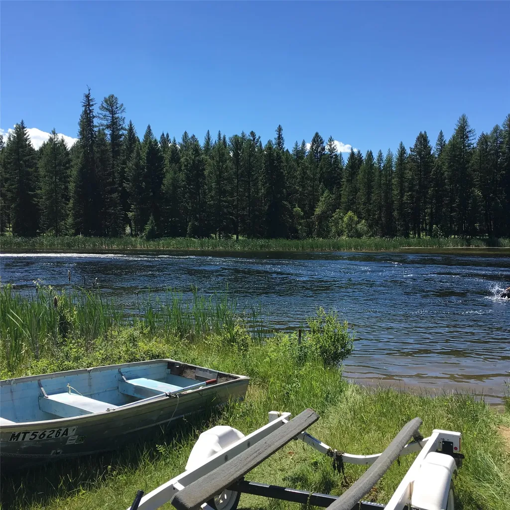 4964 Us Highway 93 S Eureka MT 59917