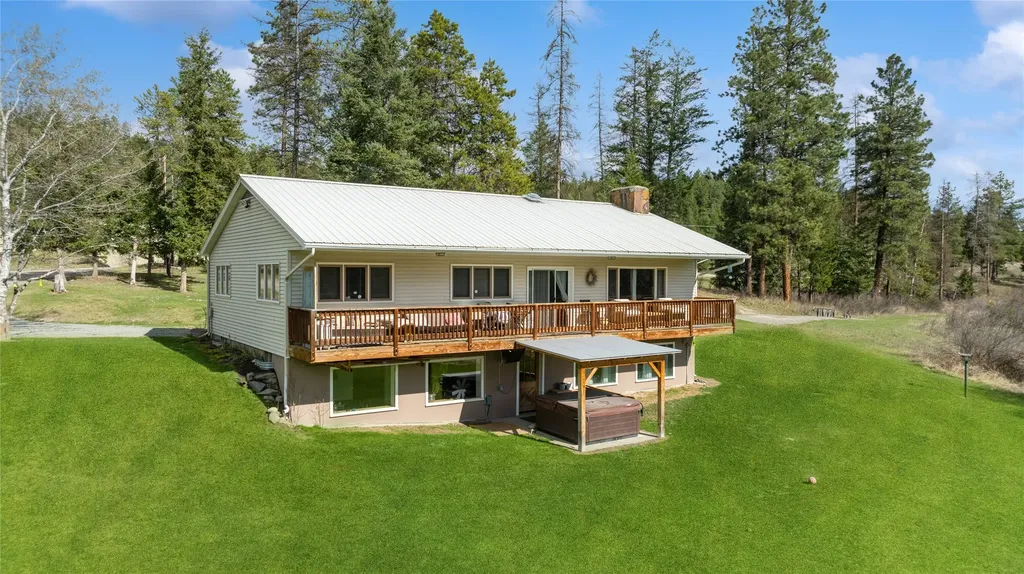4964 Us Highway 93 S Eureka MT 59917