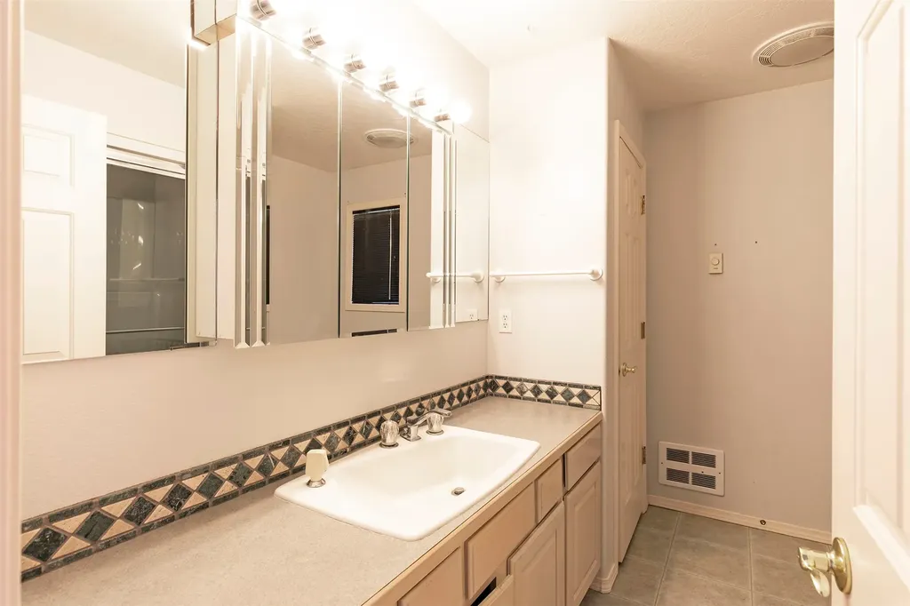 6308 Hillview Way Missoula MT 59803