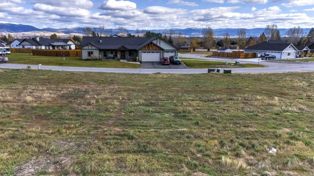 357 Buckaroo Boulevard Florence MT 59833