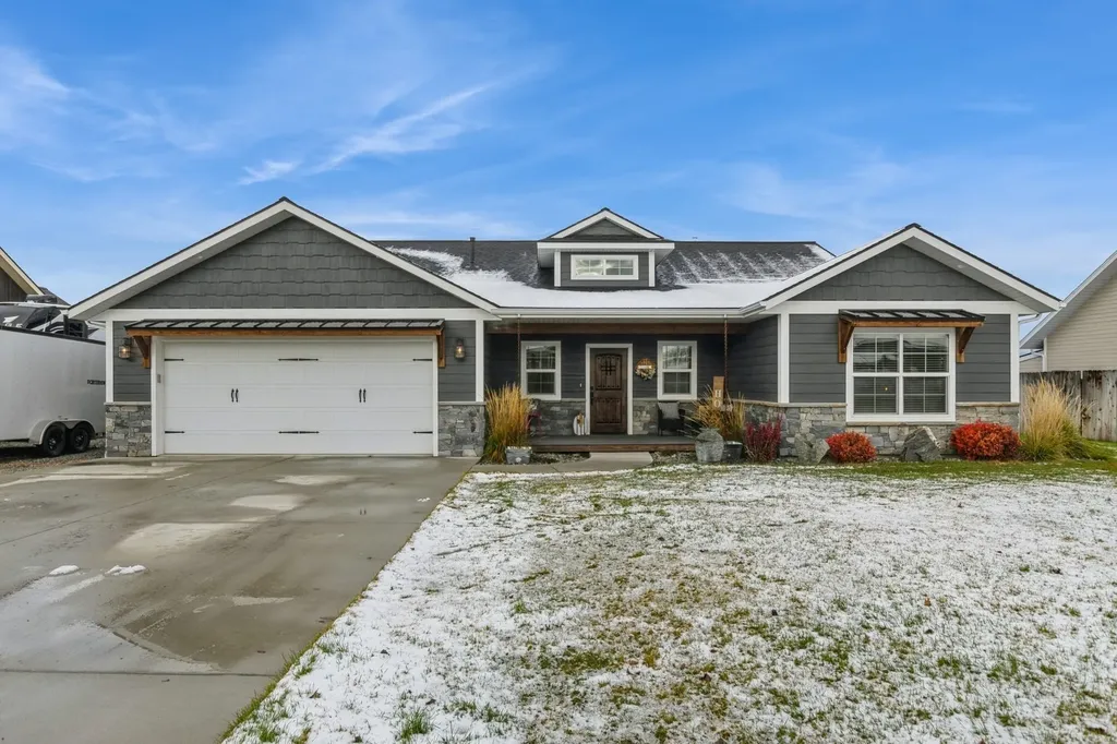 1147 Mackinaw Loop Somers MT 59932