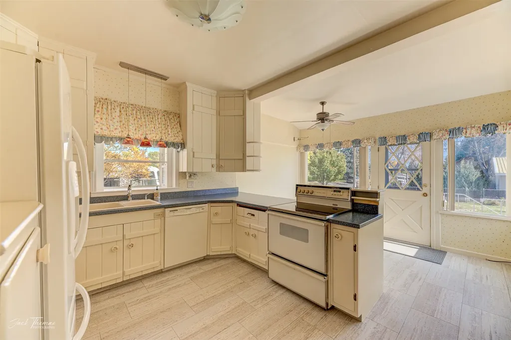 132 N Walnut Street Townsend MT 59644