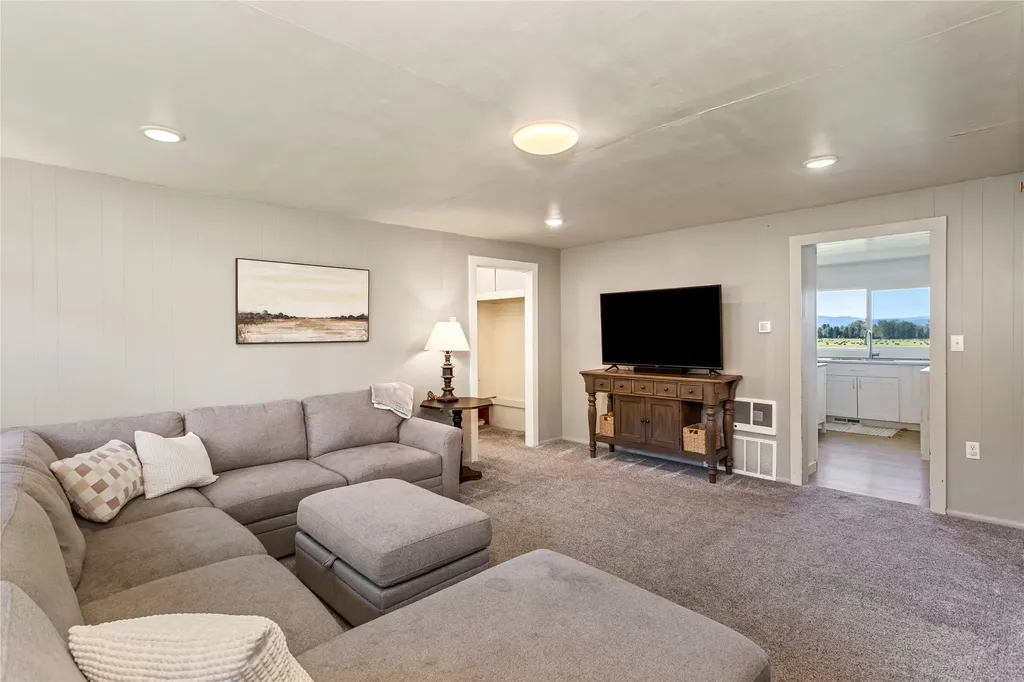 5110-5116 Mt Highway 35 Kalispell MT 59901