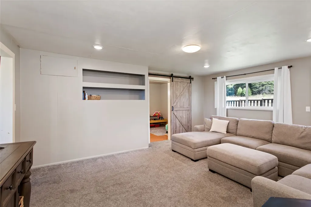 5110-5116 Mt Highway 35 Kalispell MT 59901