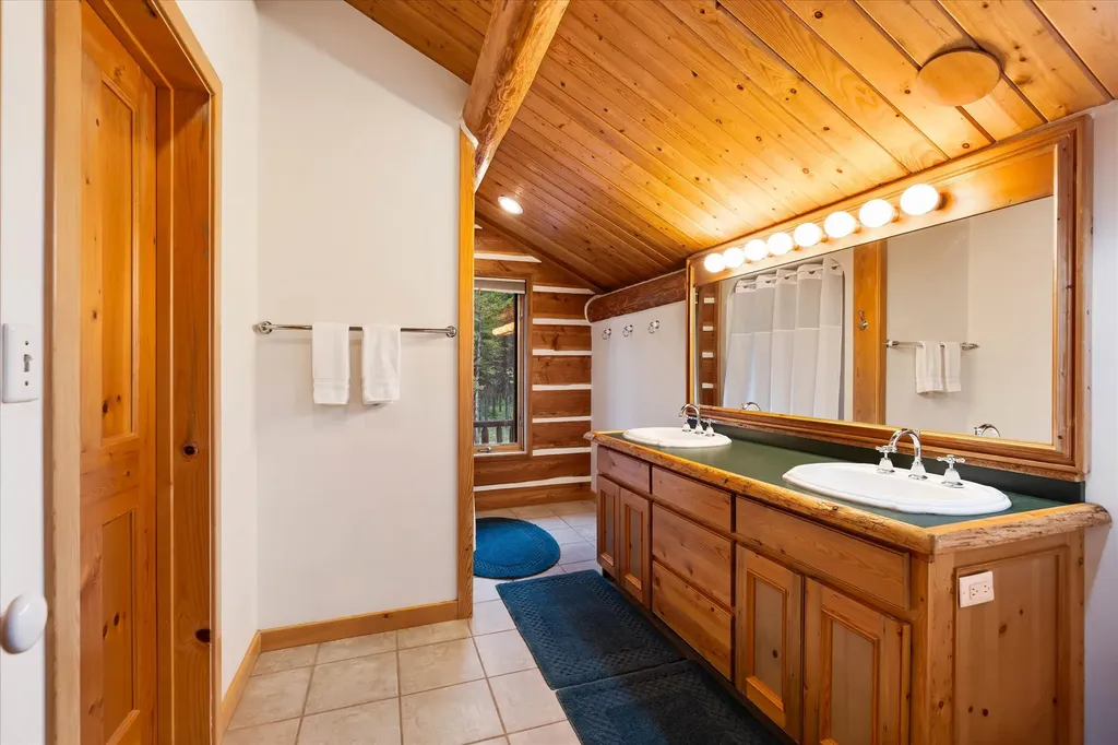 9670 North Fork Road Polebridge MT 59928
