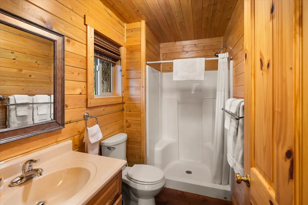 9670 North Fork Road Polebridge MT 59928