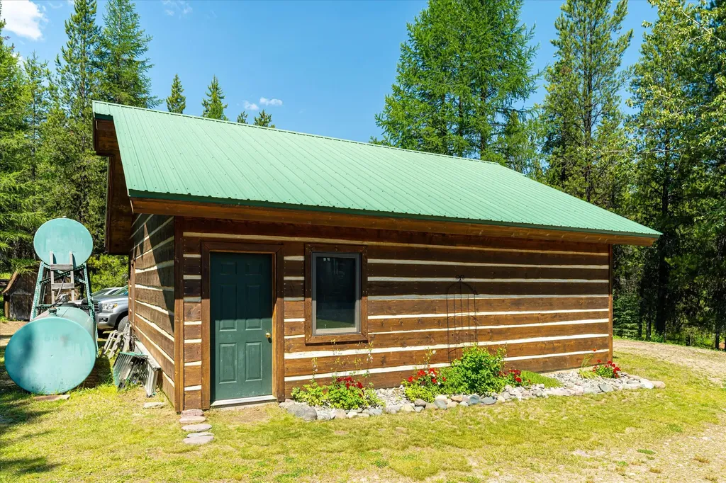 9670 North Fork Road Polebridge MT 59928