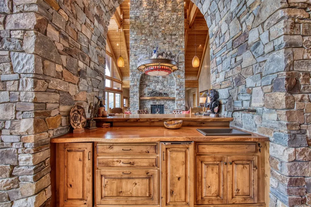 406 Chief Joseph Trail Darby MT 59829