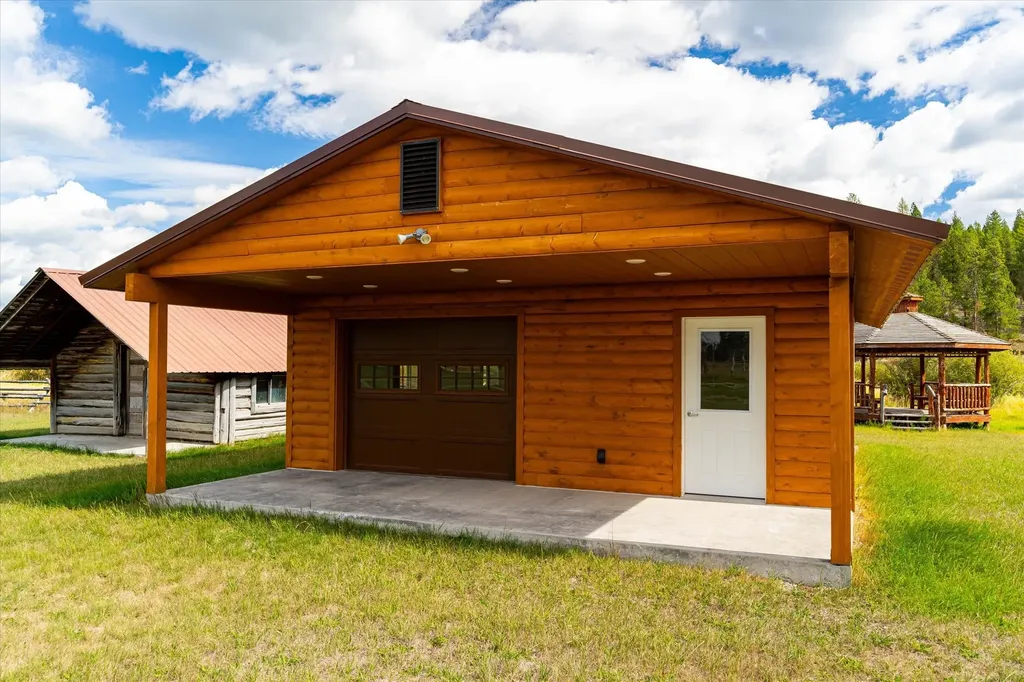 200 Hubbart Dam Road Marion MT 59925