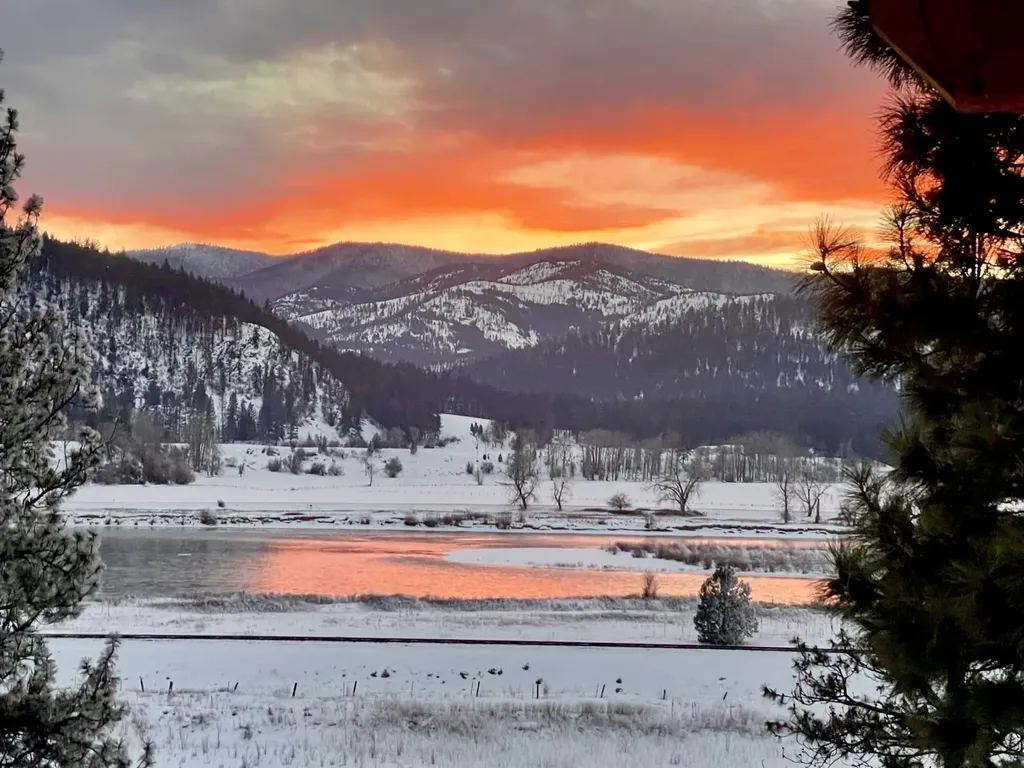 Lot 2 Highway 200 Plains MT 59859