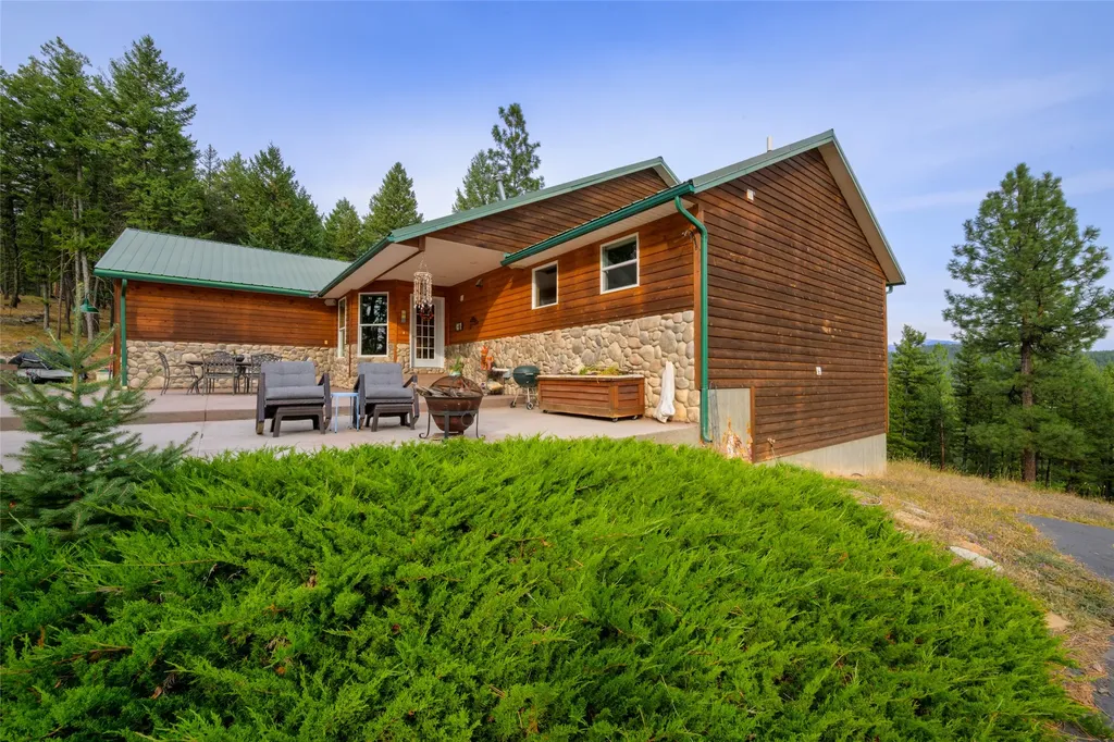 576 Raven Wood Darby MT 59829