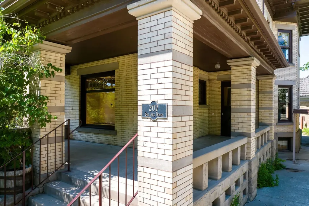 207 3rd Avenue N Great Falls MT 59401