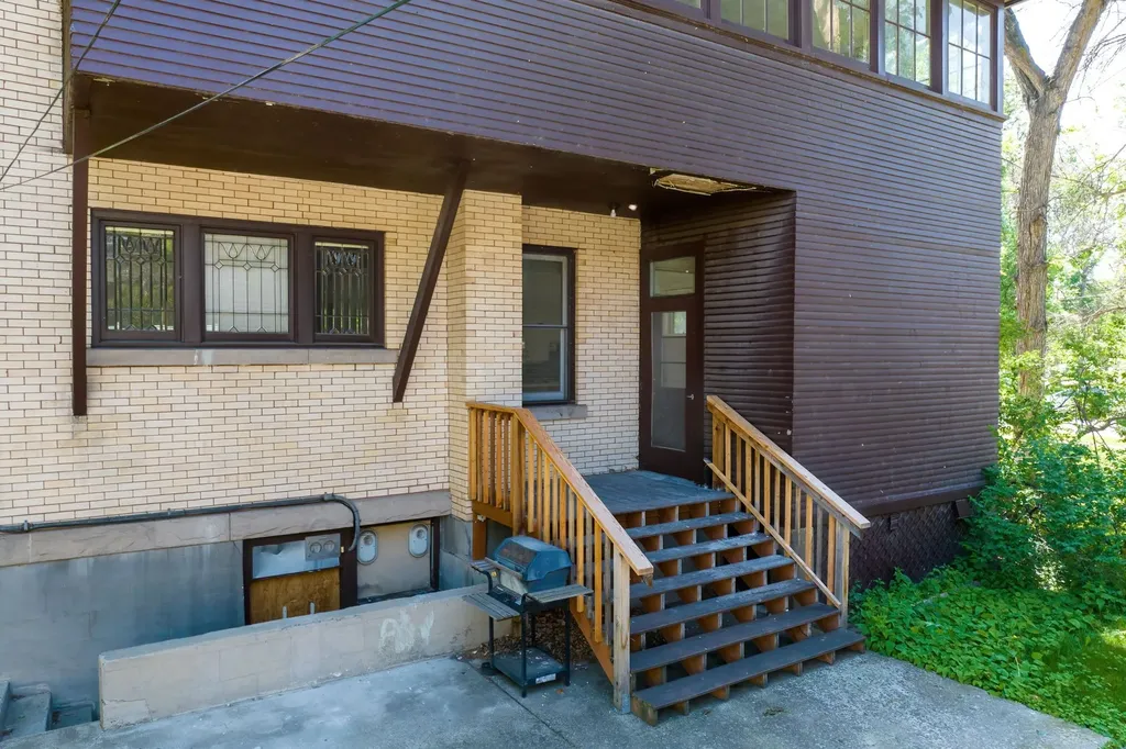 207 3rd Avenue N Great Falls MT 59401