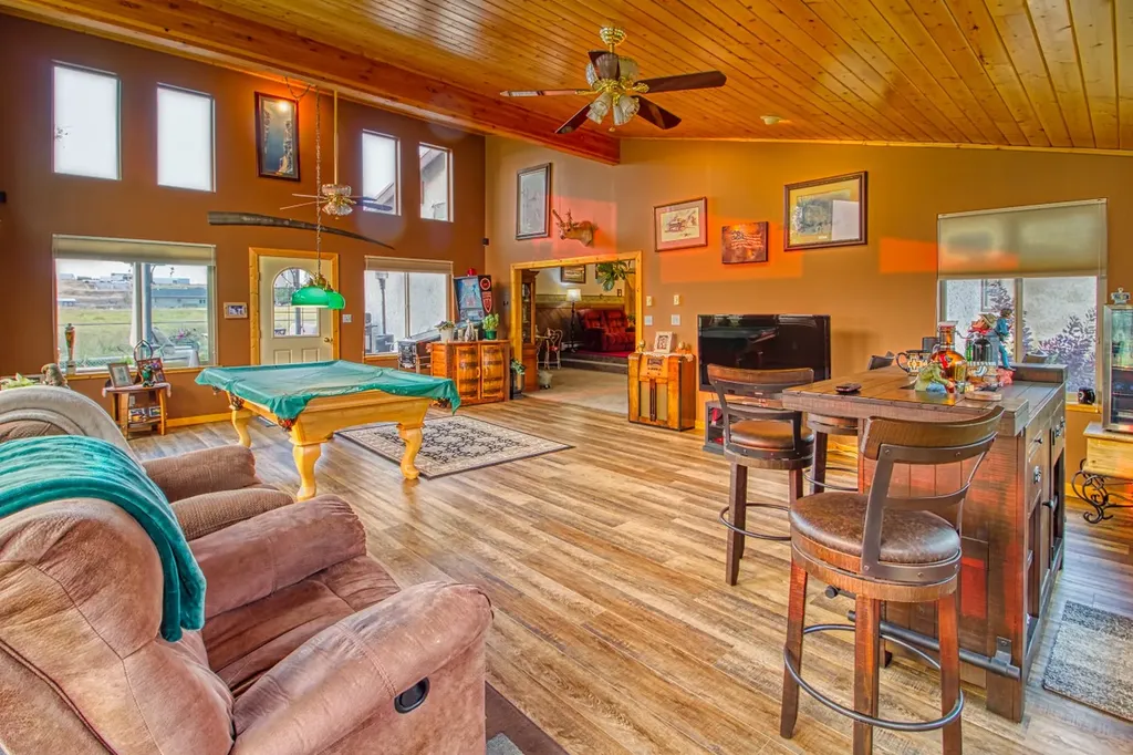 1235 Arrow Horse Lane Corvallis MT 59828