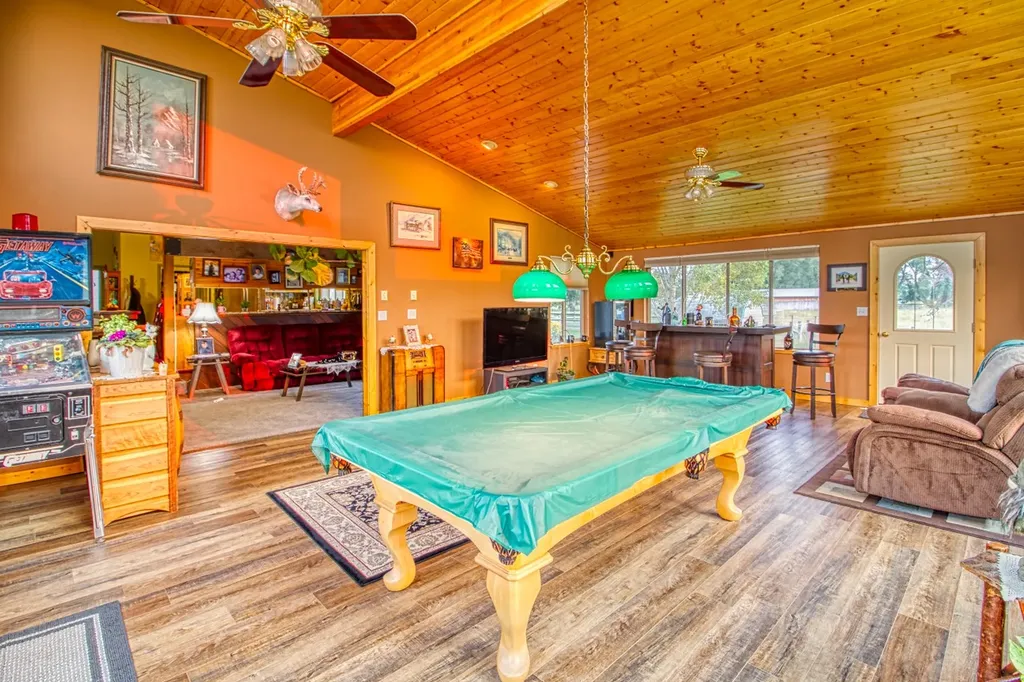1235 Arrow Horse Lane Corvallis MT 59828