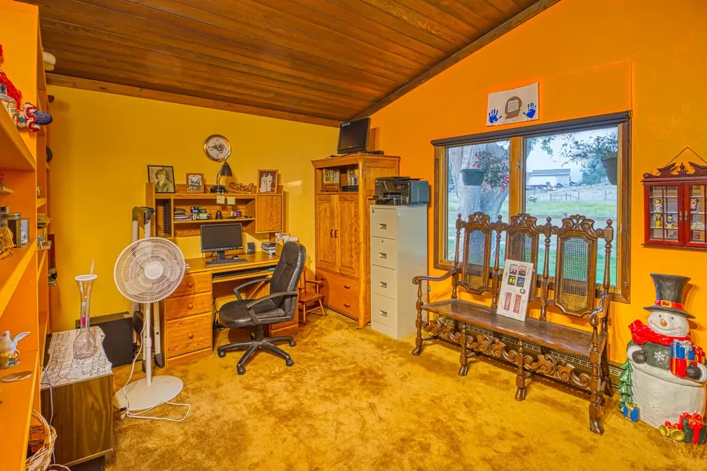 1235 Arrow Horse Lane Corvallis MT 59828
