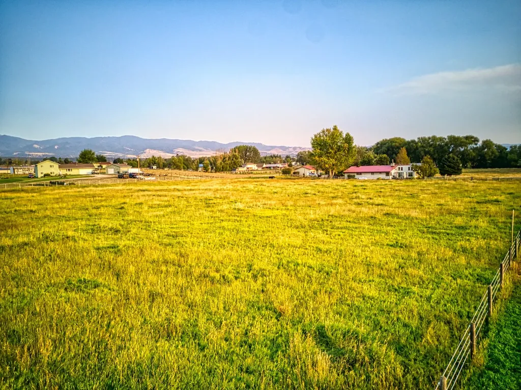 1235 Arrow Horse Lane Corvallis MT 59828