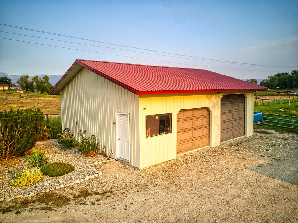 1235 Arrow Horse Lane Corvallis MT 59828