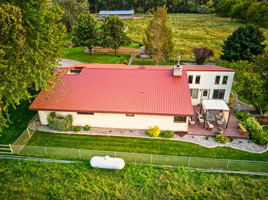 1235 Arrow Horse Lane Corvallis MT 59828