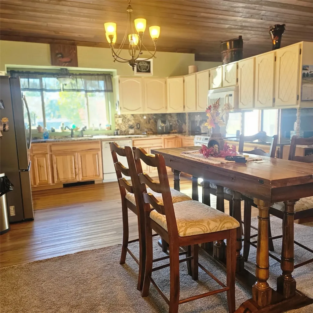 1235 Arrow Horse Lane Corvallis MT 59828
