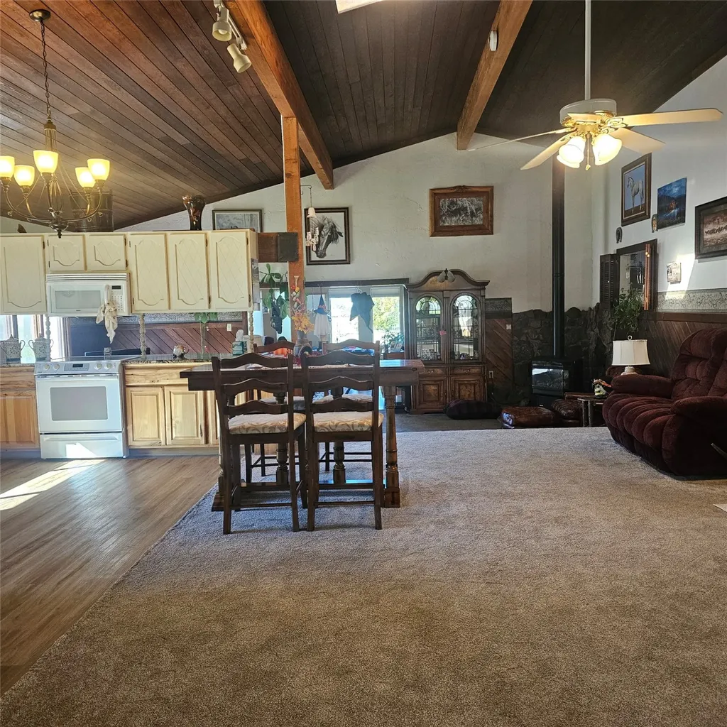 1235 Arrow Horse Lane Corvallis MT 59828