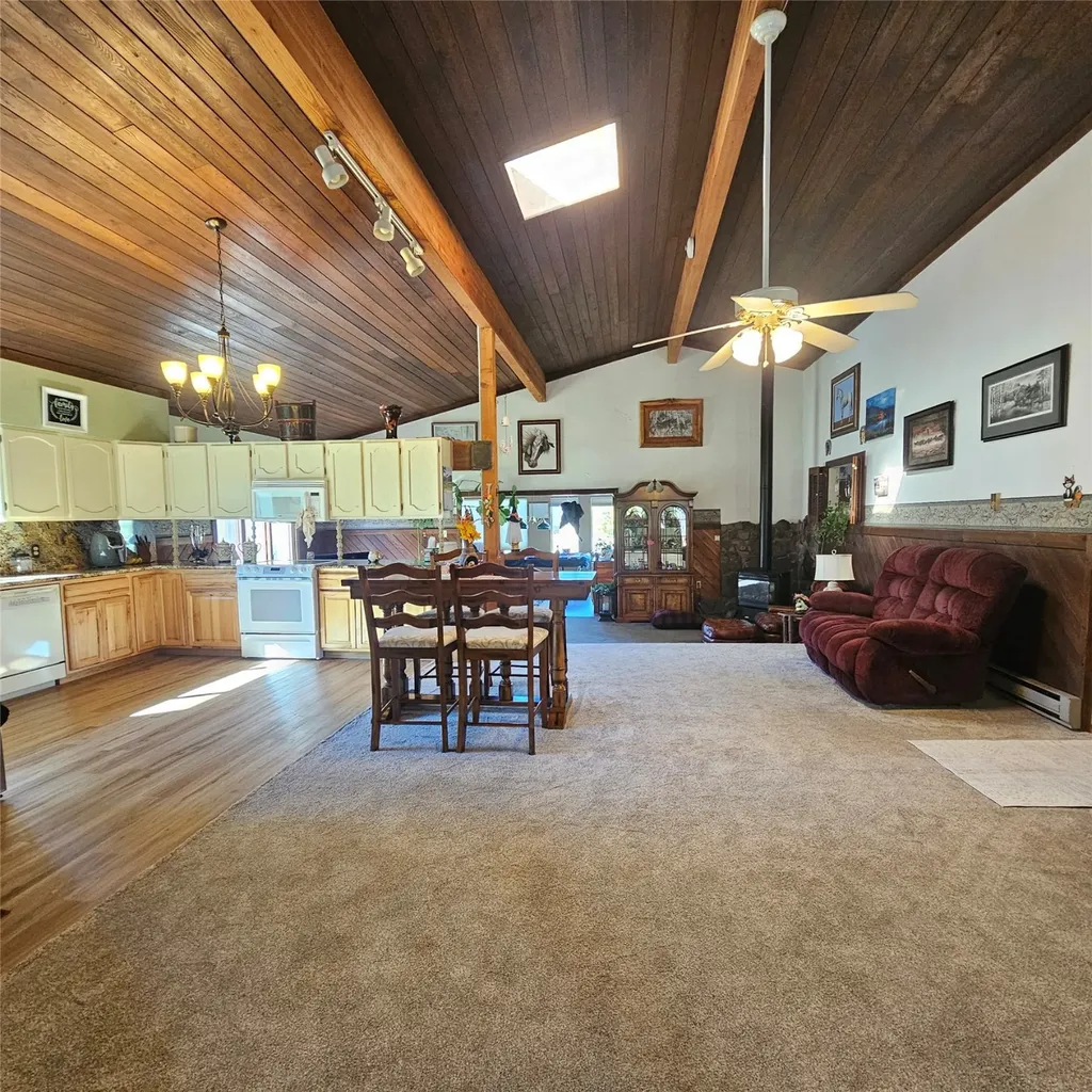 1235 Arrow Horse Lane Corvallis MT 59828
