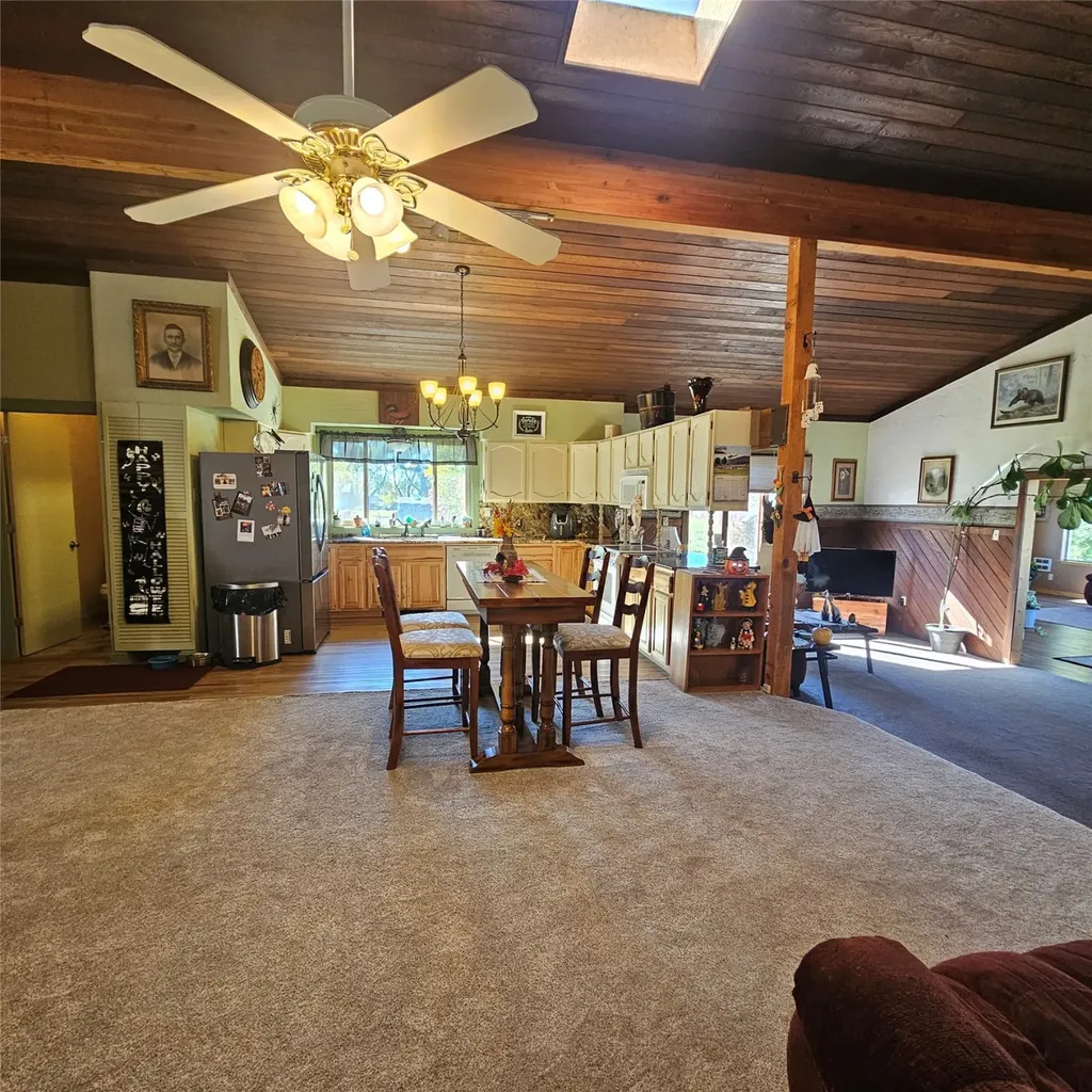 1235 Arrow Horse Lane Corvallis MT 59828