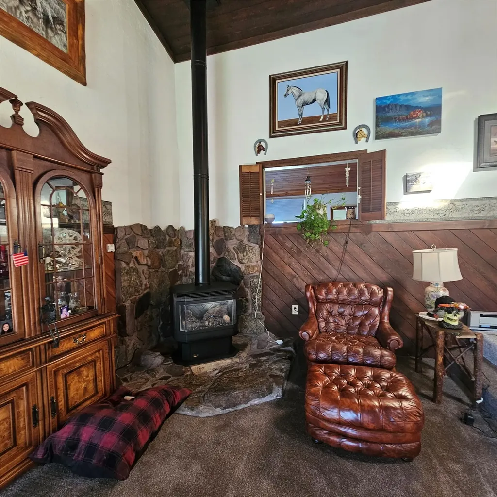 1235 Arrow Horse Lane Corvallis MT 59828