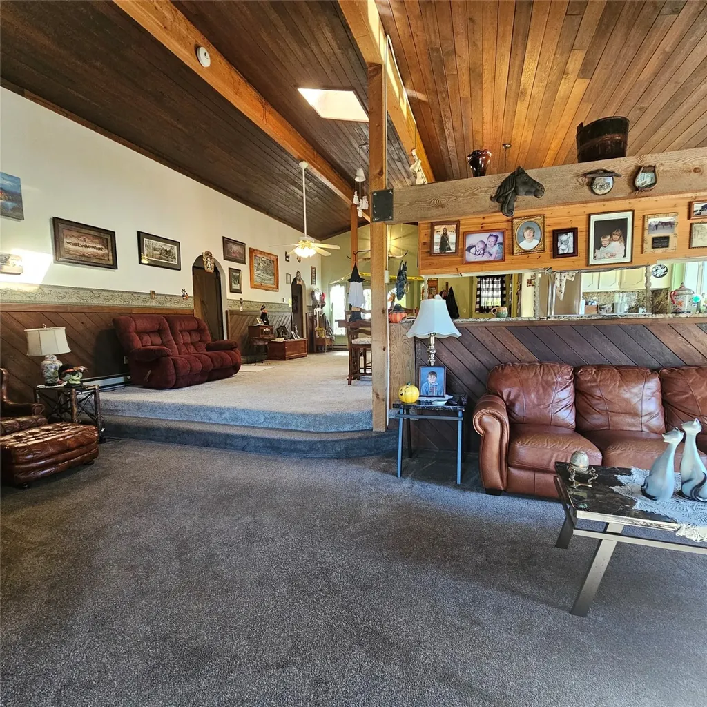 1235 Arrow Horse Lane Corvallis MT 59828