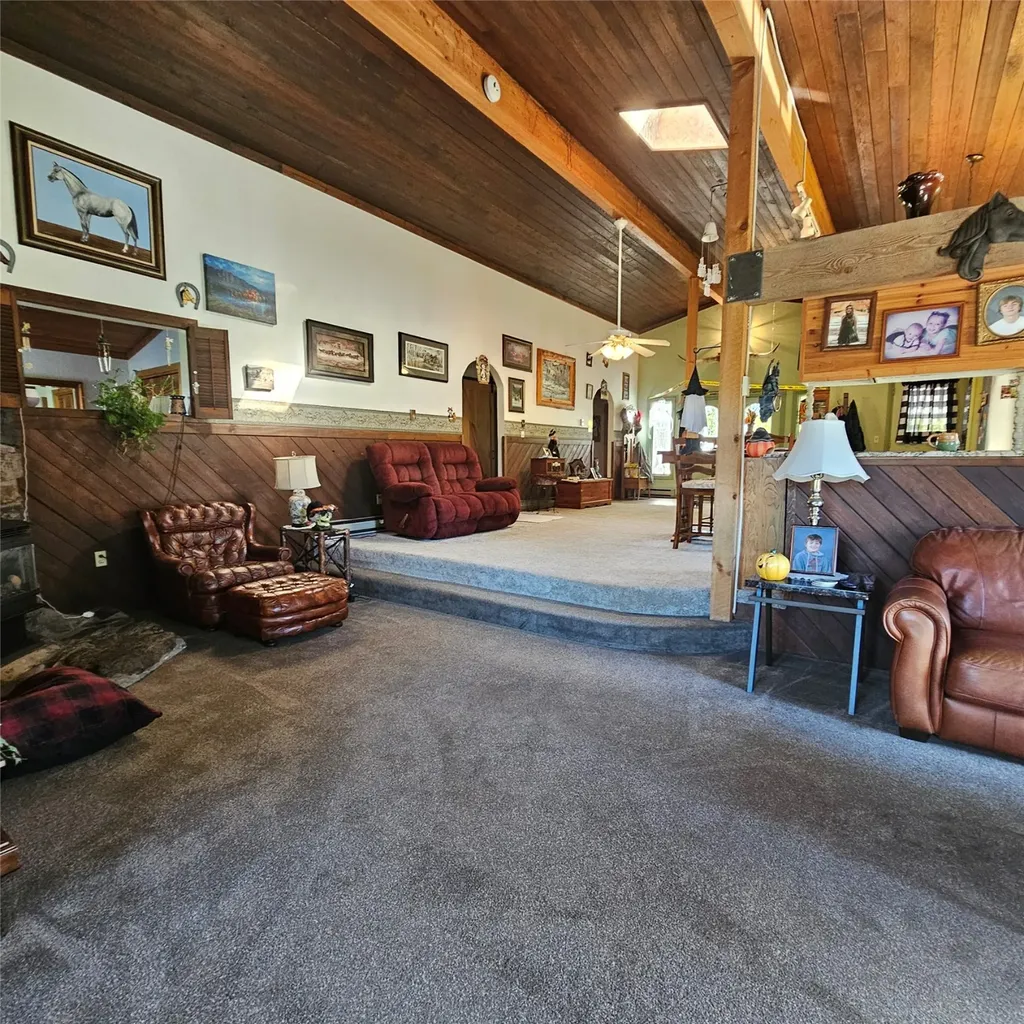 1235 Arrow Horse Lane Corvallis MT 59828