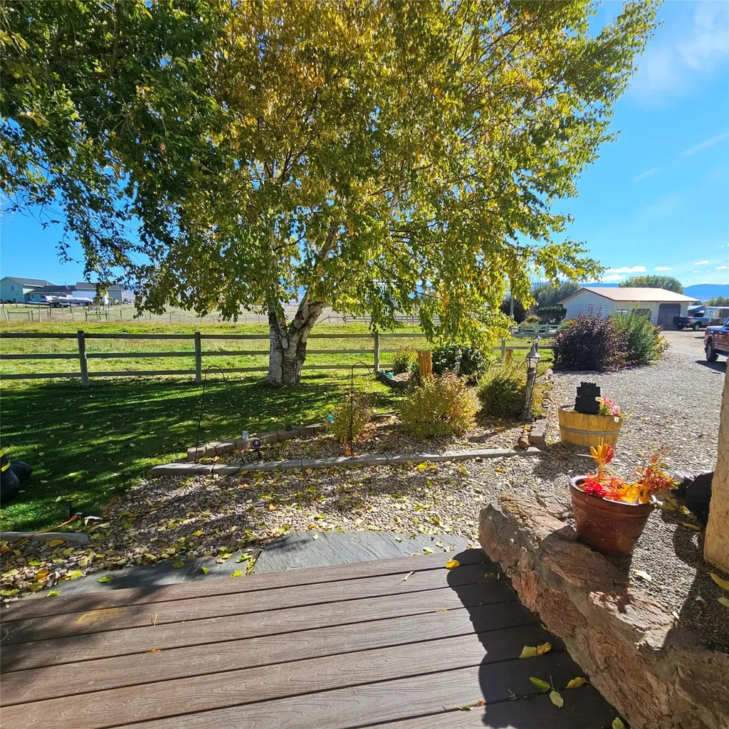1235 Arrow Horse Lane Corvallis MT 59828