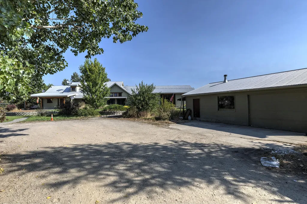 300 Poplar Lane Florence MT 59833