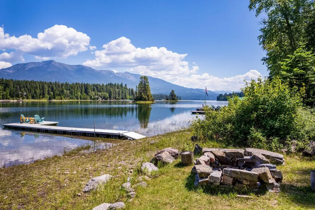 13988 Rainbow Drive Bigfork MT 59911
