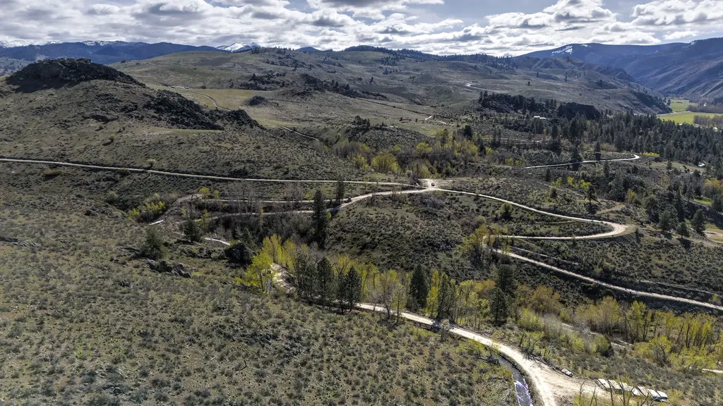 A-2 & A-3 Skyfire Drive Hamilton MT 59840