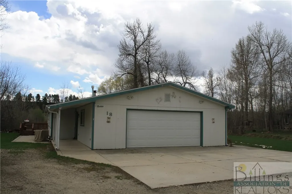 18 S 3rd Street Roberts MT 59070
