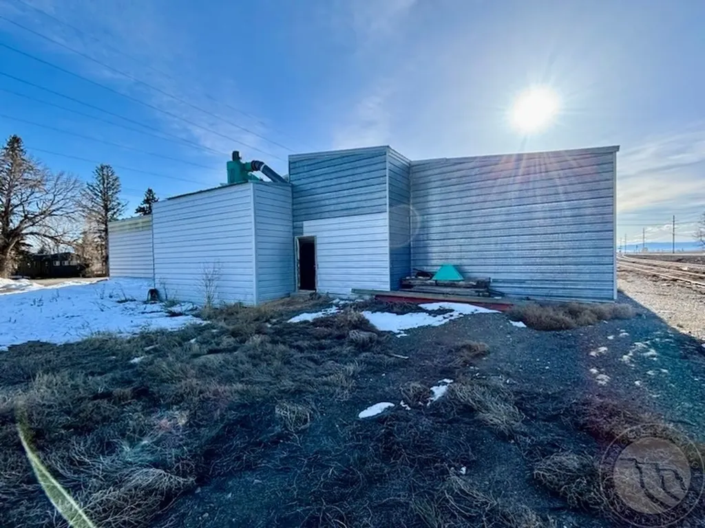 412 E Railroad Avenue N Other MT 59741