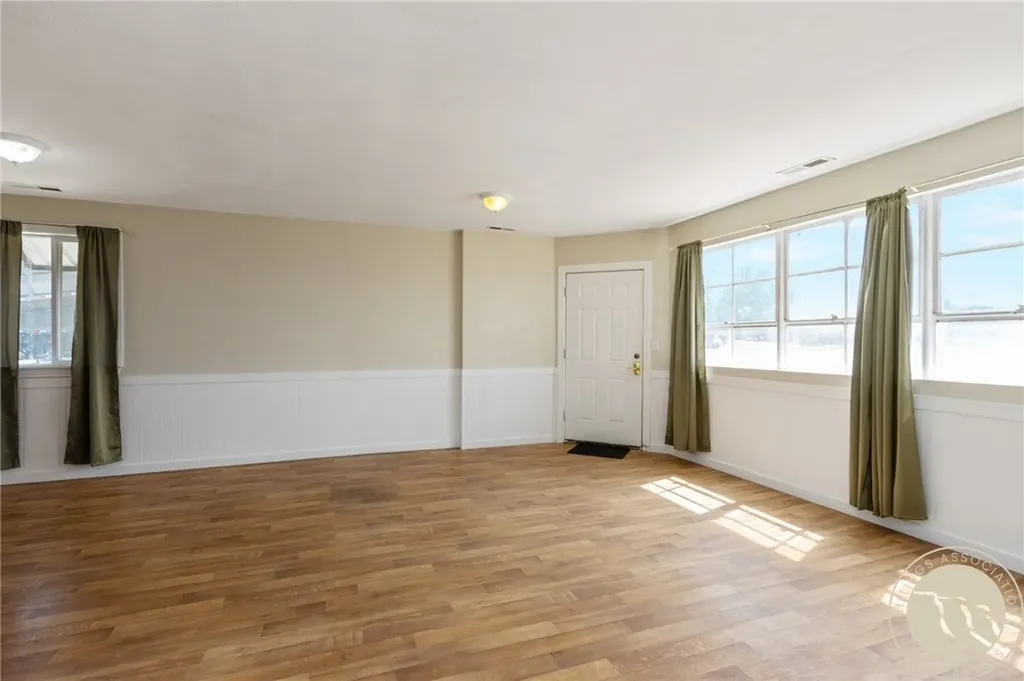 76 Sawyer Loop Hardin MT 59034