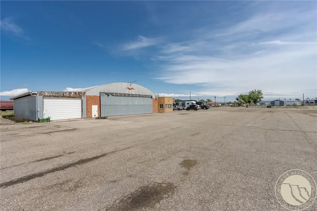 76 Sawyer Loop Hardin MT 59034