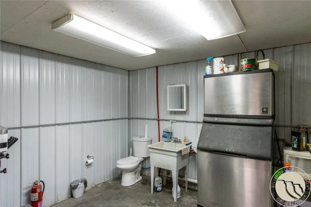 225 5th Street E Hardin MT 59034