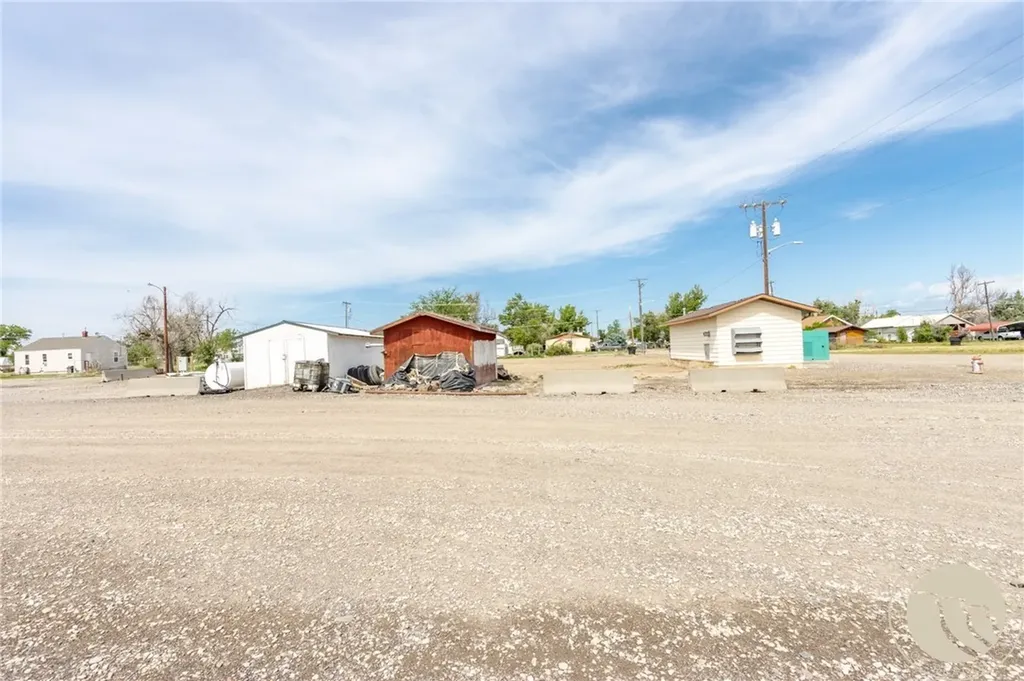 225 5th Street E Hardin MT 59034